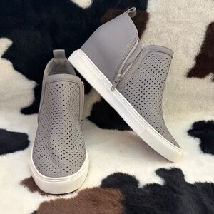 Steve Madden Taupe Gray Perforated Wedge Sneakers